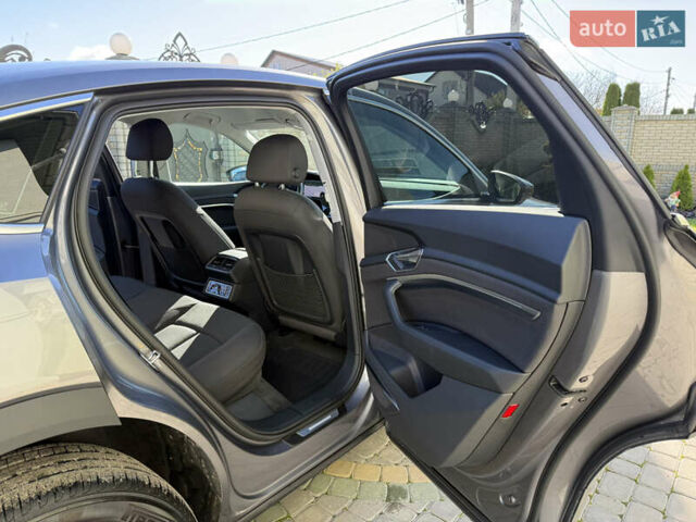 Серый Ауди E-Tron, объемом двигателя 0 л и пробегом 90 тыс. км за 33000 $, фото 80 на Automoto.ua