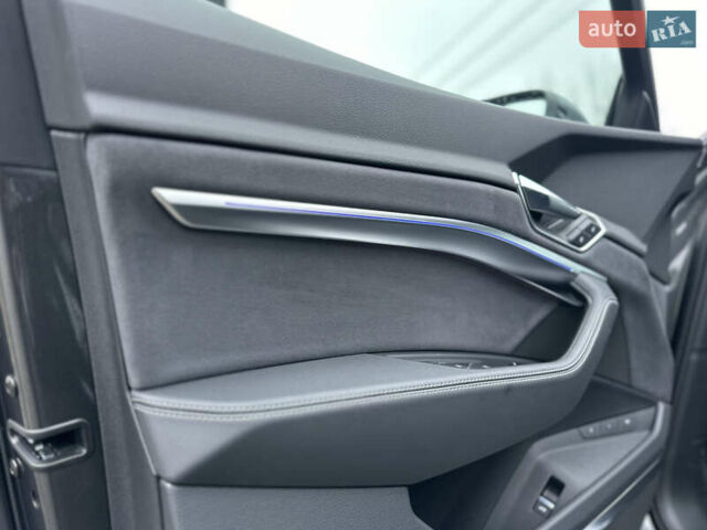 Серый Ауди E-Tron, объемом двигателя 0 л и пробегом 48 тыс. км за 49999 $, фото 39 на Automoto.ua