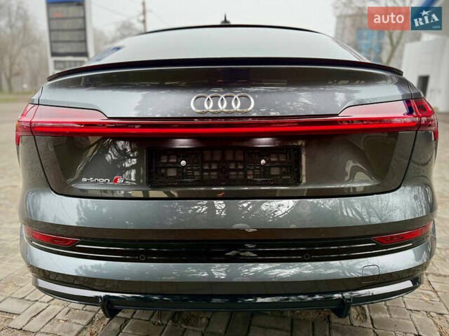 Серый Ауди E-Tron, объемом двигателя 0 л и пробегом 37 тыс. км за 49500 $, фото 8 на Automoto.ua