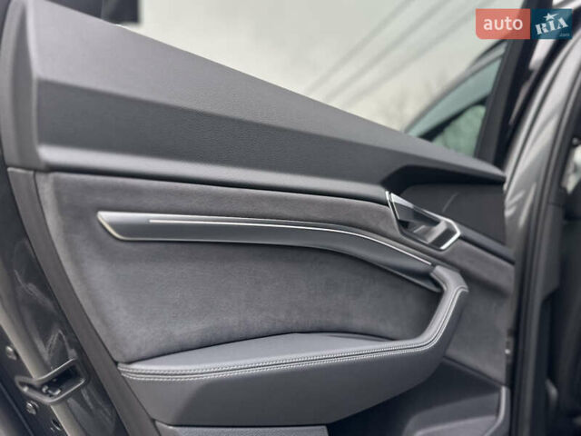 Сірий Ауді E-Tron, об'ємом двигуна 0 л та пробігом 22 тис. км за 49999 $, фото 76 на Automoto.ua