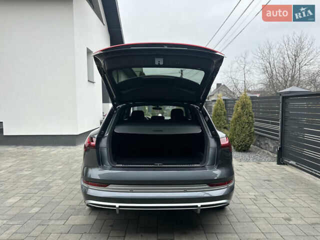 Сірий Ауді E-Tron, об'ємом двигуна 0 л та пробігом 48 тис. км за 49999 $, фото 96 на Automoto.ua