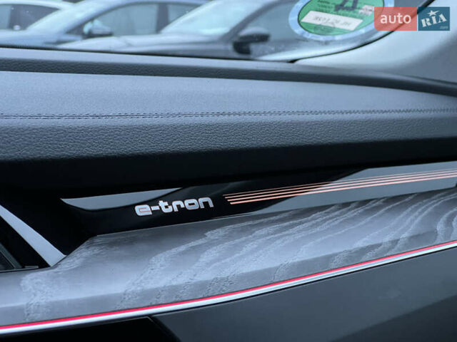 Серый Ауди E-Tron, объемом двигателя 0 л и пробегом 32 тыс. км за 41367 $, фото 64 на Automoto.ua
