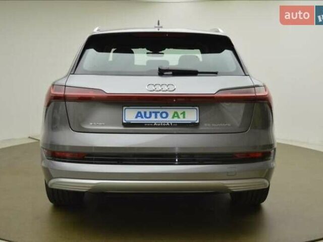 Серый Ауди E-Tron, объемом двигателя 0 л и пробегом 8 тыс. км за 49900 $, фото 3 на Automoto.ua