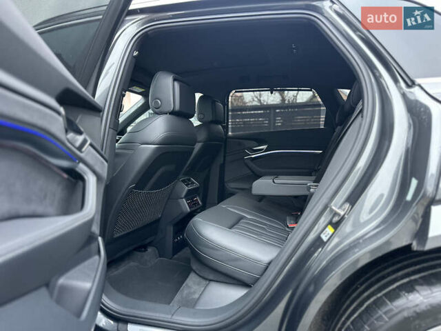 Серый Ауди E-Tron, объемом двигателя 0 л и пробегом 48 тыс. км за 49999 $, фото 75 на Automoto.ua