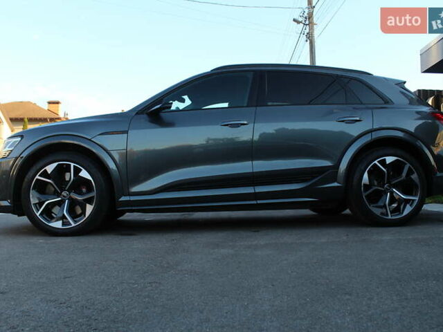 Сірий Ауді E-Tron, об'ємом двигуна 0 л та пробігом 28 тис. км за 47700 $, фото 3 на Automoto.ua