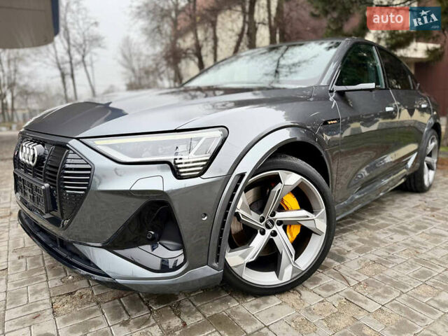 Серый Ауди E-Tron, объемом двигателя 0 л и пробегом 37 тыс. км за 49500 $, фото 1 на Automoto.ua