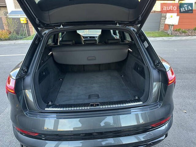 Сірий Ауді E-Tron, об'ємом двигуна 0 л та пробігом 28 тис. км за 47700 $, фото 19 на Automoto.ua