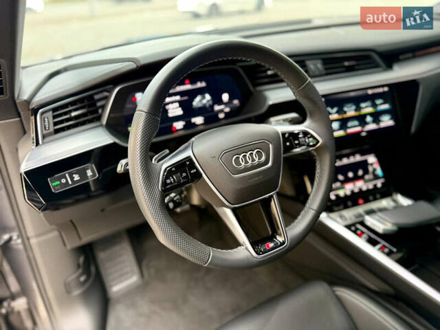Серый Ауди E-Tron, объемом двигателя 0 л и пробегом 31 тыс. км за 46500 $, фото 33 на Automoto.ua