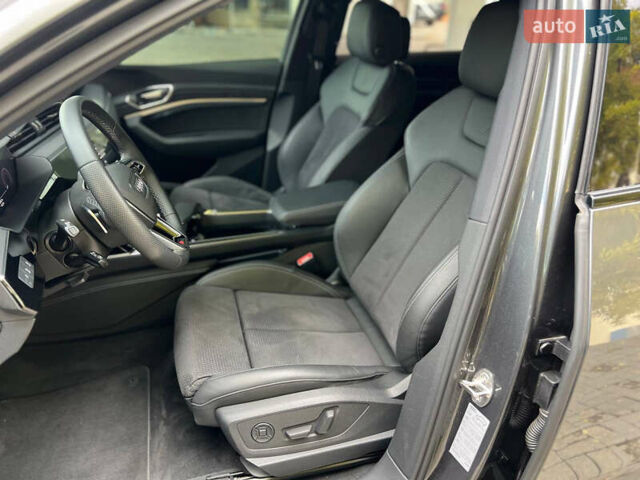 Серый Ауди E-Tron, объемом двигателя 0 л и пробегом 32 тыс. км за 43500 $, фото 25 на Automoto.ua