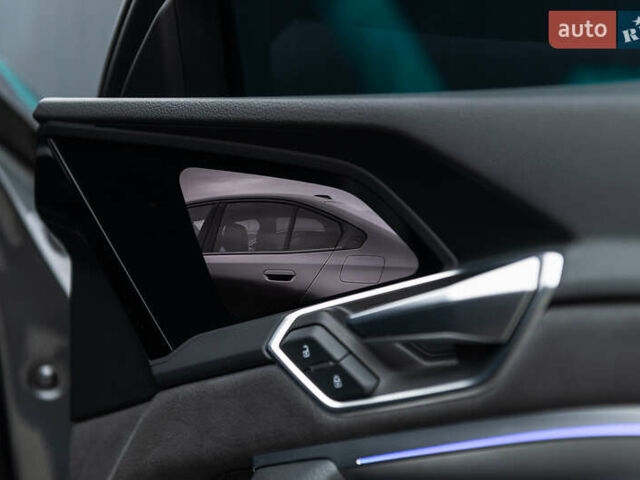 Серый Ауди E-Tron, объемом двигателя 0 л и пробегом 33 тыс. км за 53000 $, фото 35 на Automoto.ua