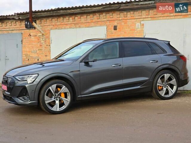 Сірий Ауді E-Tron, об'ємом двигуна 0 л та пробігом 100 тис. км за 41888 $, фото 113 на Automoto.ua