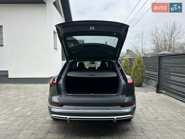Сірий Ауді E-Tron, об'ємом двигуна 0 л та пробігом 22 тис. км за 49999 $, фото 97 на Automoto.ua