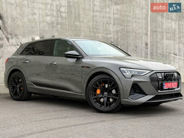 Серый Ауди E-Tron, объемом двигателя 0 л и пробегом 104 тыс. км за 39820 $, фото 3 на Automoto.ua