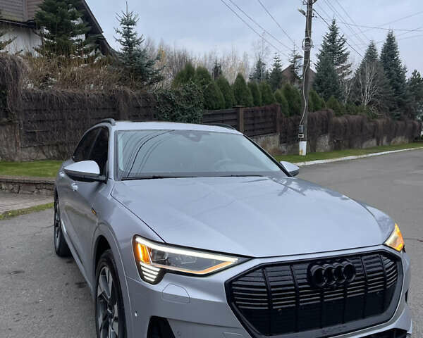 Серый Ауди E-Tron, объемом двигателя 0 л и пробегом 74 тыс. км за 37500 $, фото 12 на Automoto.ua