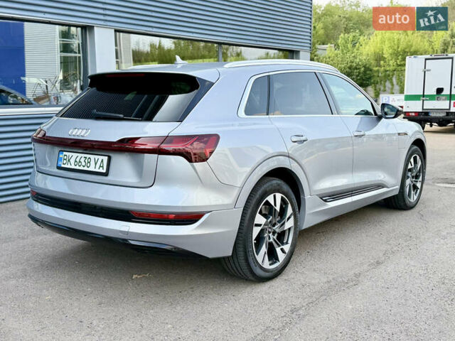 Серый Ауди E-Tron, объемом двигателя 0 л и пробегом 32 тыс. км за 35000 $, фото 4 на Automoto.ua