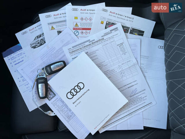 Серый Ауди E-Tron, объемом двигателя 0 л и пробегом 42 тыс. км за 47848 $, фото 79 на Automoto.ua
