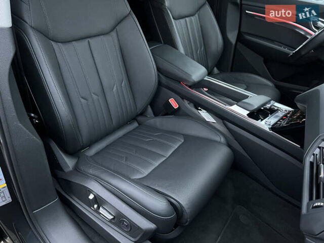 Серый Ауди E-Tron, объемом двигателя 0 л и пробегом 32 тыс. км за 41367 $, фото 48 на Automoto.ua