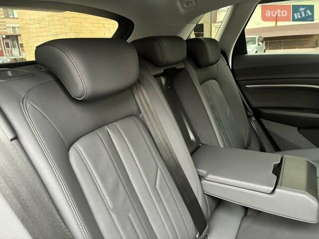 Серый Ауди E-Tron, объемом двигателя 0 л и пробегом 112 тыс. км за 31900 $, фото 56 на Automoto.ua