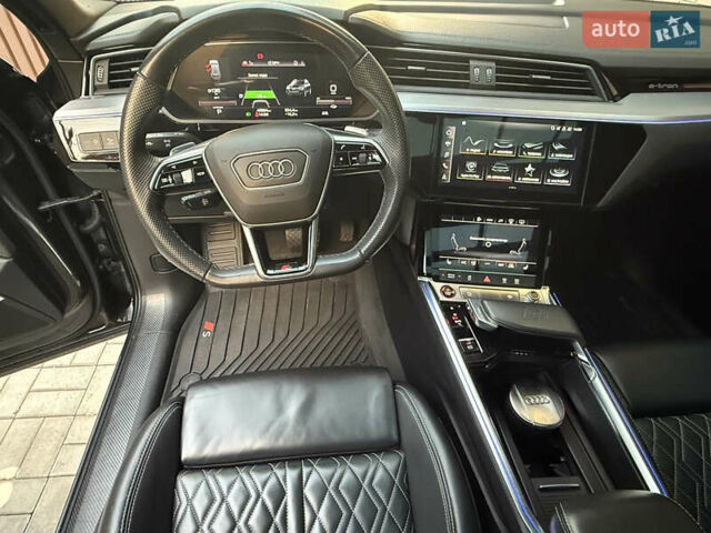Серый Ауди E-Tron, объемом двигателя 0 л и пробегом 41 тыс. км за 52900 $, фото 14 на Automoto.ua