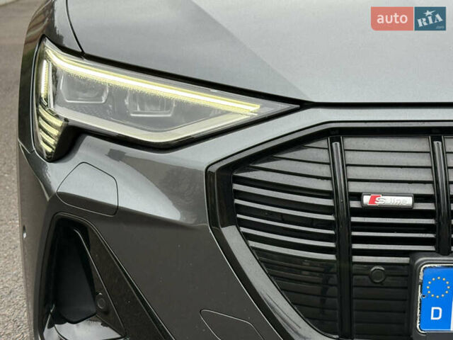 Сірий Ауді E-Tron, об'ємом двигуна 0 л та пробігом 151 тис. км за 29500 $, фото 4 на Automoto.ua