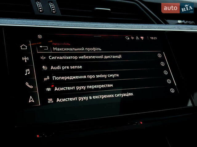 Серый Ауди E-Tron, объемом двигателя 0 л и пробегом 63 тыс. км за 40999 $, фото 41 на Automoto.ua