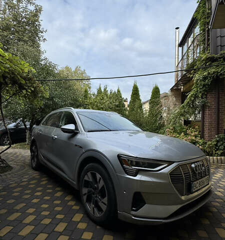 Сірий Ауді E-Tron, об'ємом двигуна 0 л та пробігом 5 тис. км за 42000 $, фото 5 на Automoto.ua