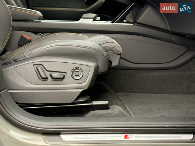 Серый Ауди E-Tron, объемом двигателя 0 л и пробегом 104 тыс. км за 39820 $, фото 48 на Automoto.ua