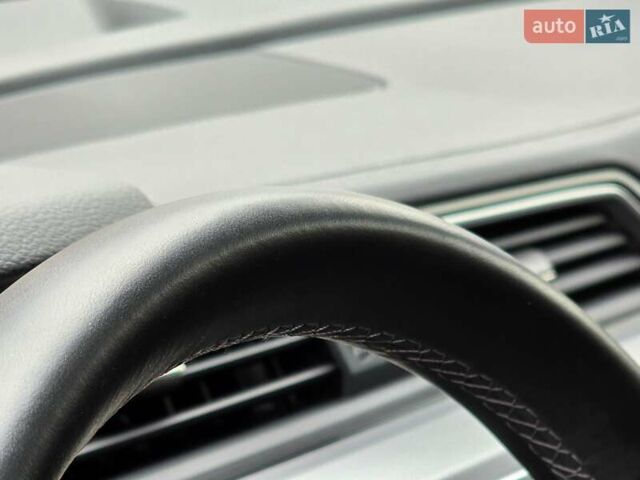 Сірий Ауді E-Tron, об'ємом двигуна 0 л та пробігом 100 тис. км за 41888 $, фото 17 на Automoto.ua