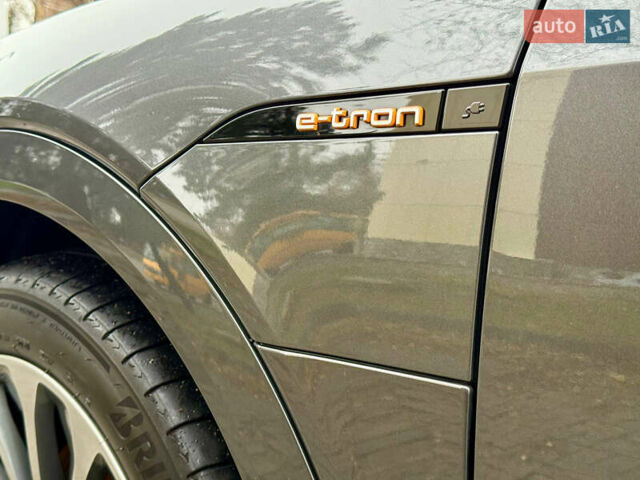 Сірий Ауді E-Tron, об'ємом двигуна 0 л та пробігом 39 тис. км за 46500 $, фото 26 на Automoto.ua
