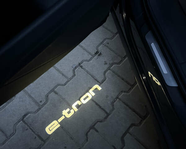 Серый Ауди E-Tron, объемом двигателя 0 л и пробегом 45 тыс. км за 42000 $, фото 12 на Automoto.ua