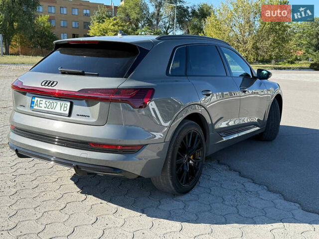 Серый Ауди E-Tron, объемом двигателя 0 л и пробегом 42 тыс. км за 44900 $, фото 5 на Automoto.ua