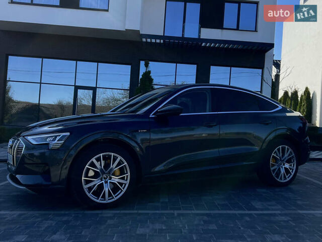 Серый Ауди E-Tron, объемом двигателя 0 л и пробегом 18 тыс. км за 42500 $, фото 1 на Automoto.ua