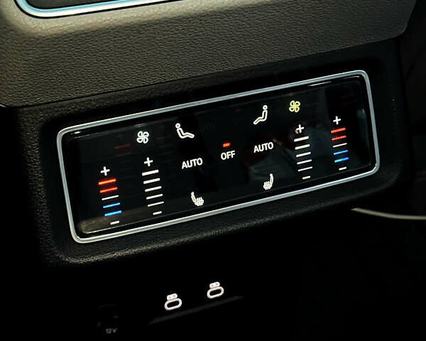 Сірий Ауді E-Tron, об'ємом двигуна 0 л та пробігом 63 тис. км за 45500 $, фото 29 на Automoto.ua