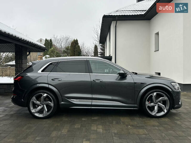 Серый Ауди E-Tron, объемом двигателя 0 л и пробегом 48 тыс. км за 49999 $, фото 3 на Automoto.ua
