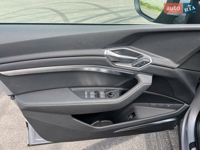 Сірий Ауді E-Tron, об'ємом двигуна 0 л та пробігом 22 тис. км за 48490 $, фото 16 на Automoto.ua