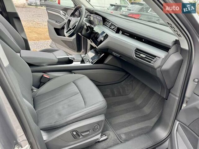 Ауди E-Tron 2022 в Хмельницком на Automoto.ua Серый Ауди E-Tron, объемом двигателя 0 л и пробегом 82 тыс. км за 39999 $, фото 16 на Automoto.ua