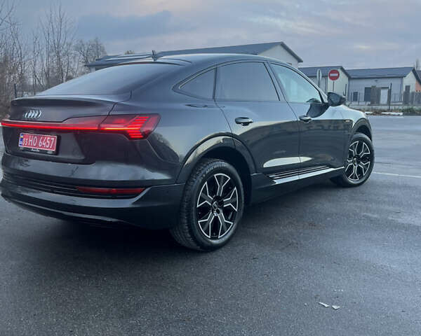 Серый Ауди E-Tron, объемом двигателя 0 л и пробегом 197 тыс. км за 23900 $, фото 5 на Automoto.ua