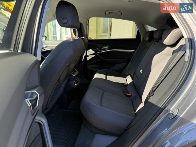 Серый Ауди E-Tron, объемом двигателя 0 л и пробегом 90 тыс. км за 33000 $, фото 89 на Automoto.ua