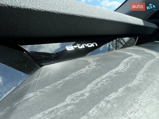 Сірий Ауді E-Tron, об'ємом двигуна 0 л та пробігом 22 тис. км за 48490 $, фото 24 на Automoto.ua
