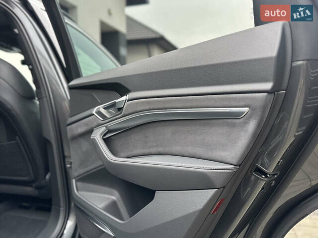 Сірий Ауді E-Tron, об'ємом двигуна 0 л та пробігом 22 тис. км за 49999 $, фото 84 на Automoto.ua