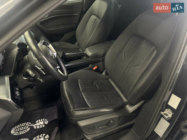 Сірий Ауді E-Tron, об'ємом двигуна 0 л та пробігом 99 тис. км за 33500 $, фото 7 на Automoto.ua