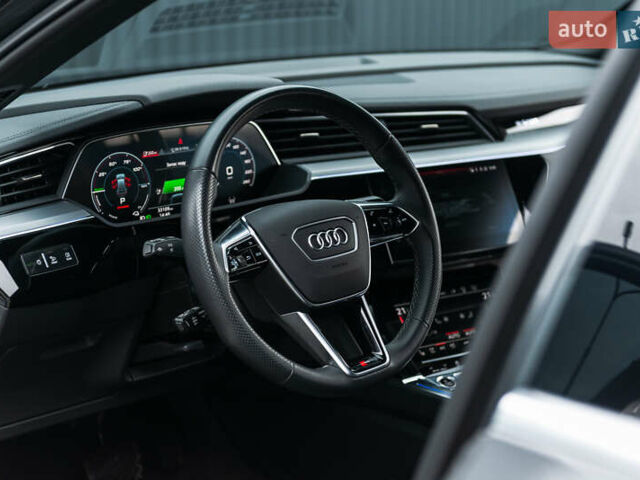 Серый Ауди E-Tron, объемом двигателя 0 л и пробегом 33 тыс. км за 53000 $, фото 19 на Automoto.ua