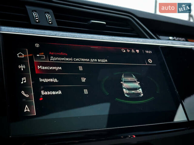 Сірий Ауді E-Tron, об'ємом двигуна 0 л та пробігом 63 тис. км за 45500 $, фото 37 на Automoto.ua