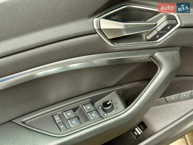 Сірий Ауді E-Tron, об'ємом двигуна 0 л та пробігом 39 тис. км за 46500 $, фото 33 на Automoto.ua