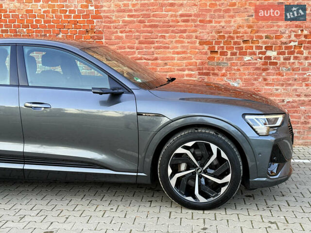 Серый Ауди E-Tron, объемом двигателя 0 л и пробегом 84 тыс. км за 39999 $, фото 11 на Automoto.ua
