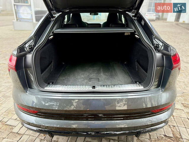 Серый Ауди E-Tron, объемом двигателя 0 л и пробегом 37 тыс. км за 49500 $, фото 52 на Automoto.ua