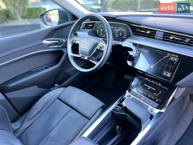Серый Ауди E-Tron, объемом двигателя 0 л и пробегом 18 тыс. км за 42500 $, фото 29 на Automoto.ua