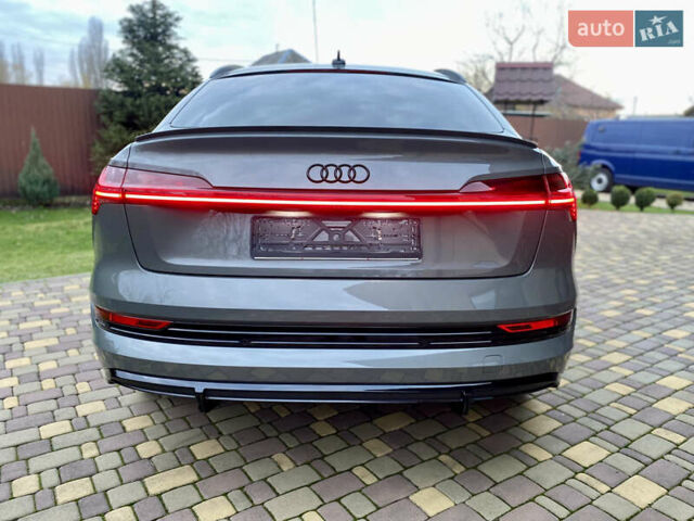 Сірий Ауді E-Tron, об'ємом двигуна 0 л та пробігом 43 тис. км за 45500 $, фото 6 на Automoto.ua