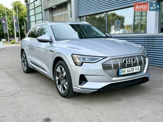 Серый Ауди E-Tron, объемом двигателя 0 л и пробегом 32 тыс. км за 35000 $, фото 2 на Automoto.ua