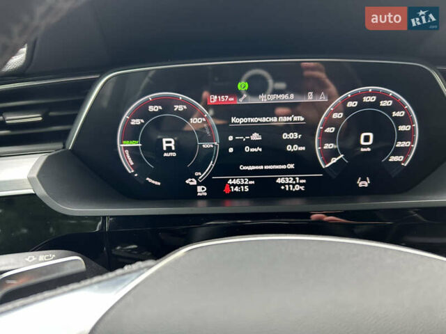 Серый Ауди E-Tron, объемом двигателя 0 л и пробегом 44 тыс. км за 38700 $, фото 15 на Automoto.ua